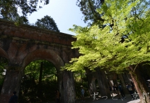 レトロな雰囲気が漂う水路閣、南禅寺を歩く。